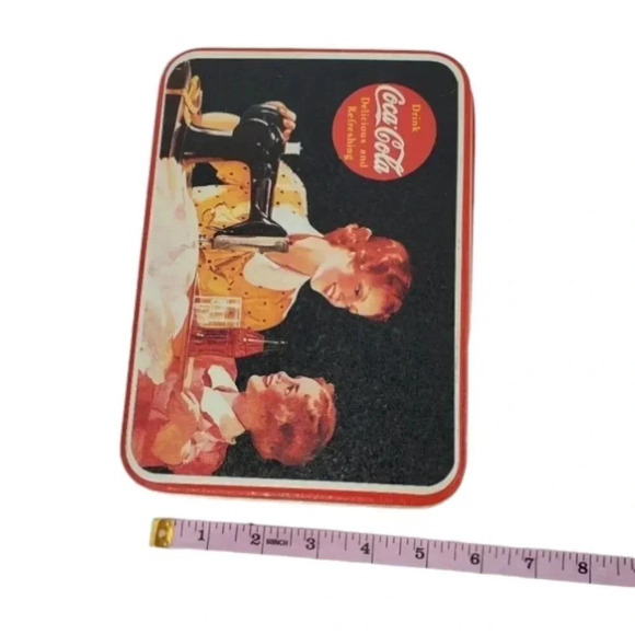 1997 Pause Time Coca Cola Sewing Tin Coca Cola 90s Vintage Collectible TinBox 63 - Picture 3 of 12
